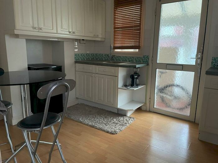 1 Bedroom House To Rent In Moor Street, Mansfield, NG18