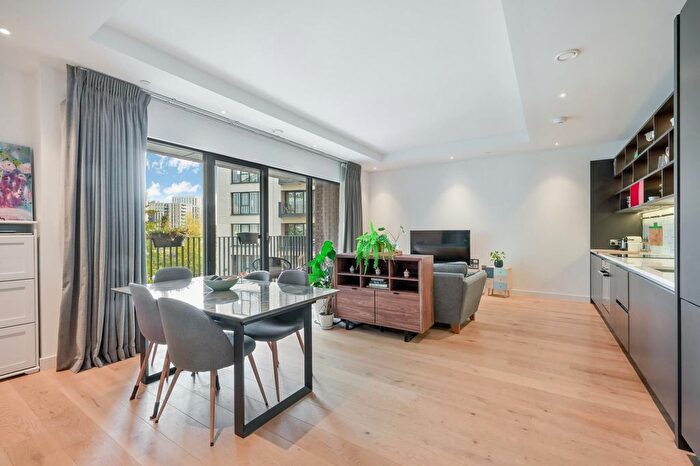 2 Bedroom Flat For Sale In Meade House, Lyell Street, E14