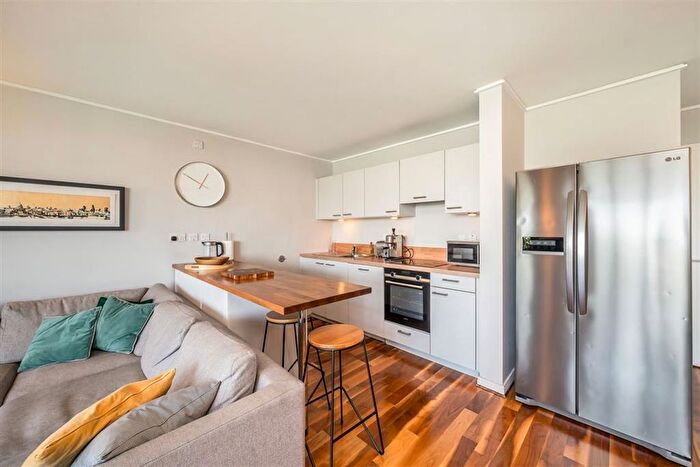 3 Bedroom Flat To Rent In John Harrison Way, Greenwich, SE10