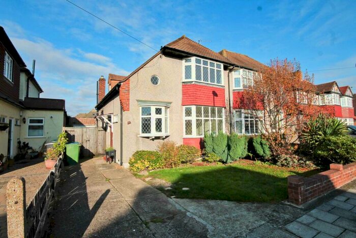 3 Bedroom Semi-Detached House To Rent In Landseer Road, New Malden, KT3