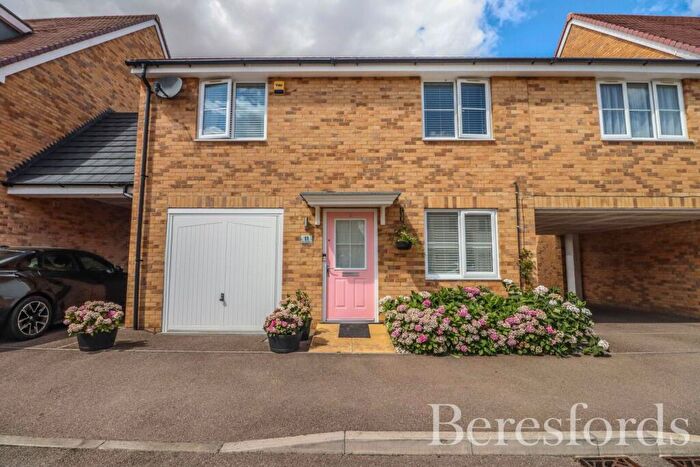 3 Bedroom Semi-Detached House For Sale In Duncombe Close, Witham, CM8