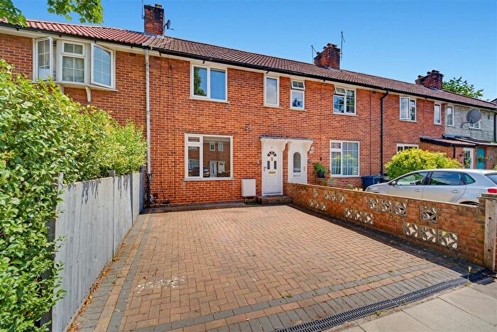 3 Bedroom Terraced House For Sale In Greatdown Road, Hanwell, W7