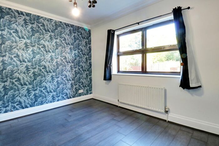 1 Bedroom Flat To Rent In Grosvenor Manor, Old Bexley Lane, Bexley, Kent, DA5