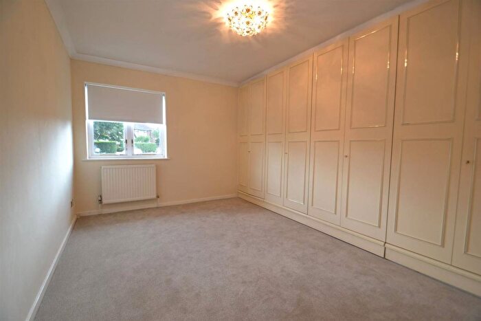 2 Bedroom Flat To Rent In Broadhurst Avenue, Edgware, Greater London, HA8
