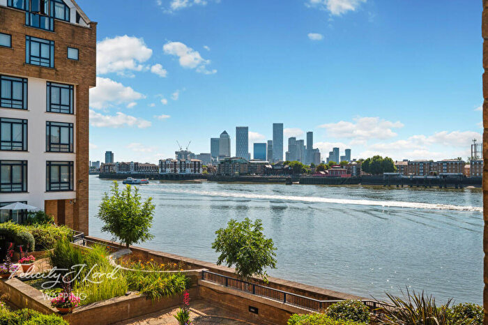 2 Bedroom Flat For Sale In Wapping High Street, London, E1W