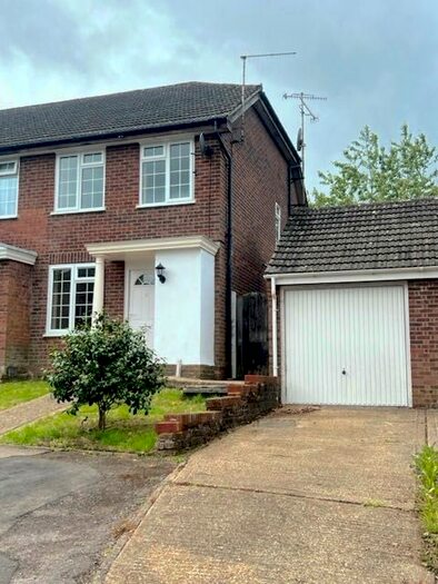 2 Bedroom Terraced House To Rent In Waterside, East Grinstead, RH19