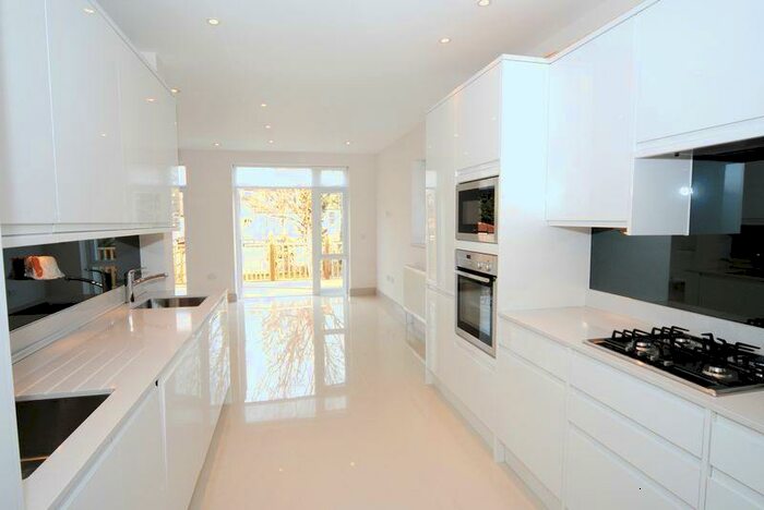 5 Bedroom Semi-Detached House To Rent In Montpelier Rise, Golders Green, NW11