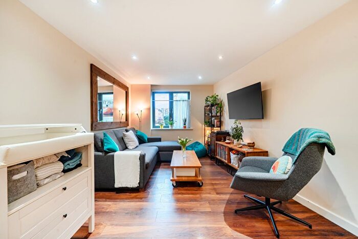 1 Bedroom Flat For Sale In Glenville Grove, London, SE8