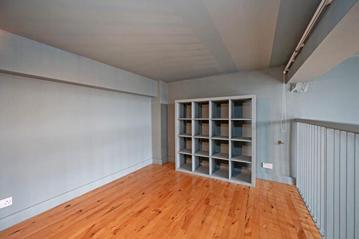 2 Bedroom Flat For Sale In Trinity Hall, Durward Street, Whitechapel, London, E1