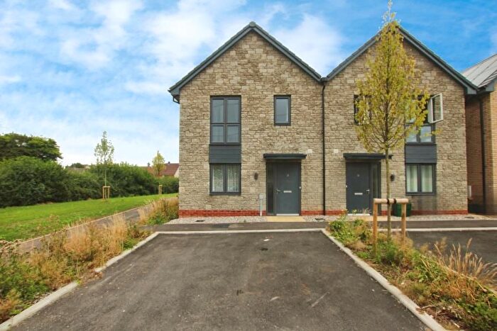 6 Bedroom Property To Rent In Golledge Crescent, Bristol, BS34