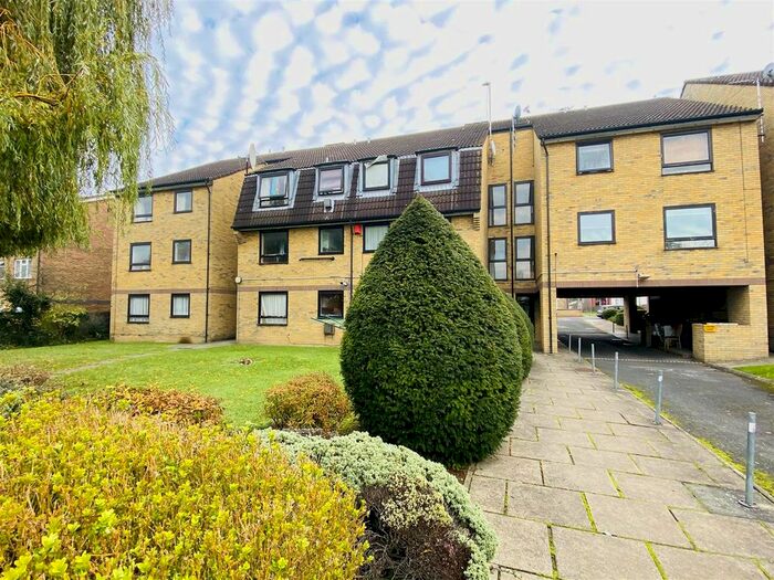 1 Bedroom Flat To Rent In Howard Road, London, SE25