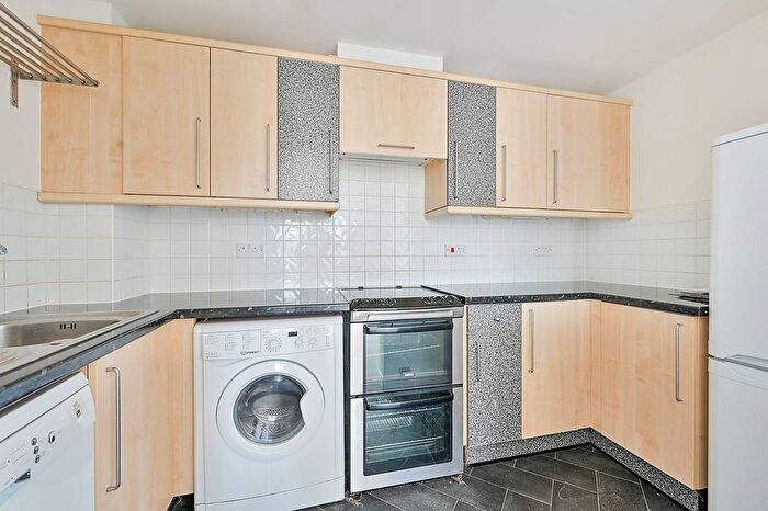 2 Bedroom Flat For Sale In Regents Court, Kingston, Kingston Upon Thames, KT2