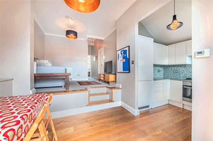 2 Bedroom Flat To Rent In Alma Road, The Tonsleys, SW18