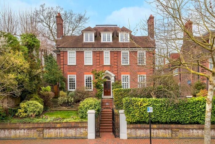 4 Bedroom Flat To Rent In Templewood Avenue, Hampstead, London, NW3