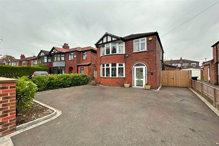 3 Bedroom Detached House For Sale In Norris Road, Sale, M33