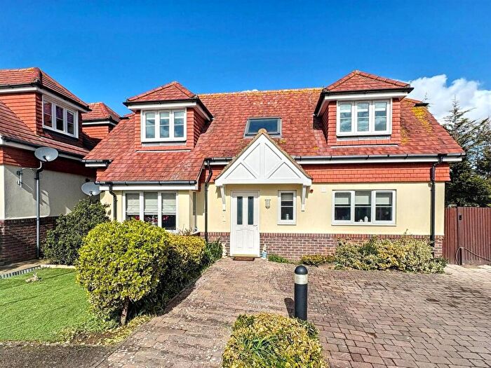 3 Bedroom Detached House For Sale In St Anthonys Avenue, Eastbourne, BN23