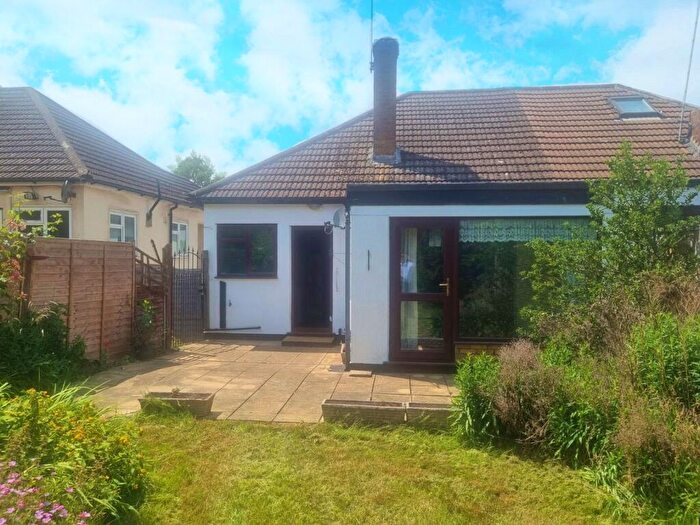 2 Bedroom Bungalow For Sale In Hullbridge Road, Rayleigh, Essex, SS6