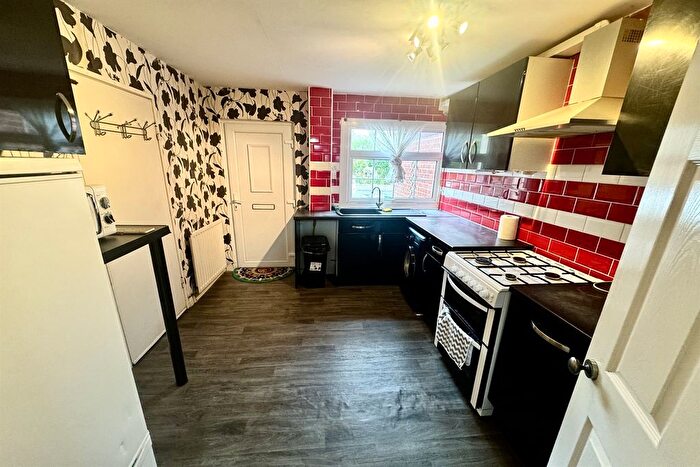 3 Bedroom Terraced House To Rent In Manfield Avenue, CV2