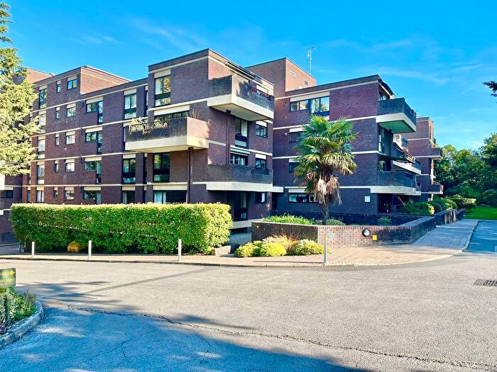 2 Bedroom Flat To Rent In Pitt Place, Epsom, KT17