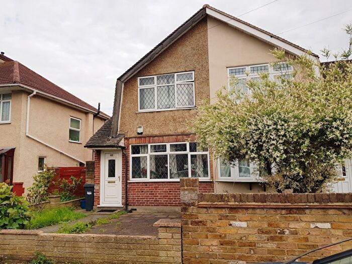 3 Bedroom Semi-Detached House To Rent In Durham Road, Feltham, TW14