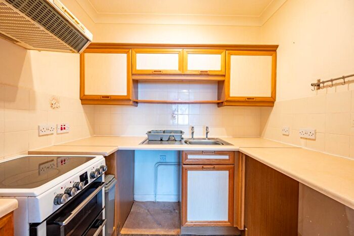 1 Bedroom Flat To Rent In Staunton Avenue, Hayling Island, PO11