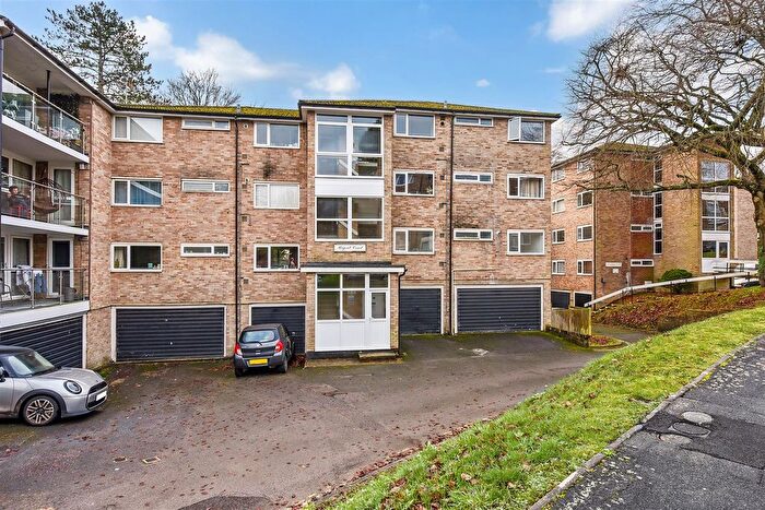 2 Bedroom Flat For Sale In Northlands Drive, Winchester, SO23