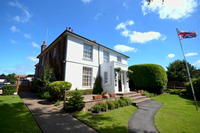 1 Bedroom Flat To Rent In George Street, Hailsham, BN27