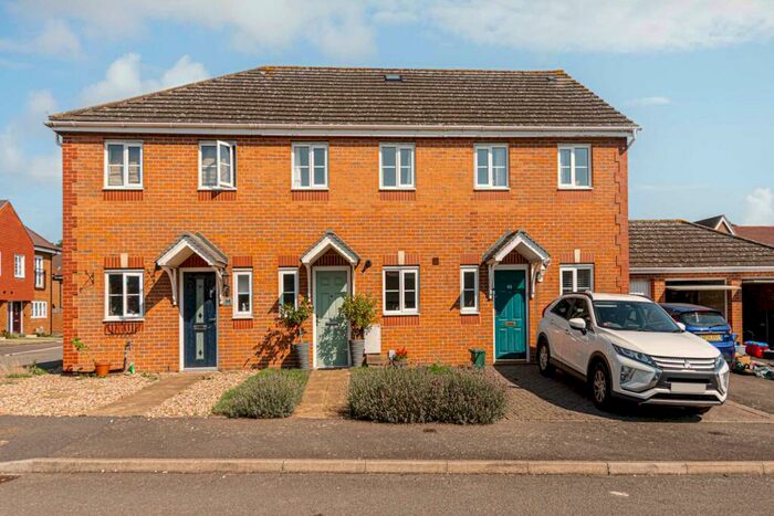 2 Bedroom Terraced House To Rent In De Burgh Gardens, Tadworth, KT20