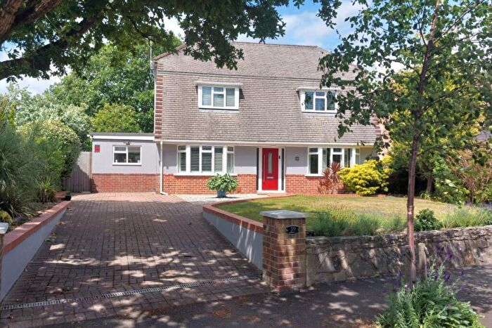 4 Bedroom Detached House For Sale In Brackendale Road, Bournemouth, BH8