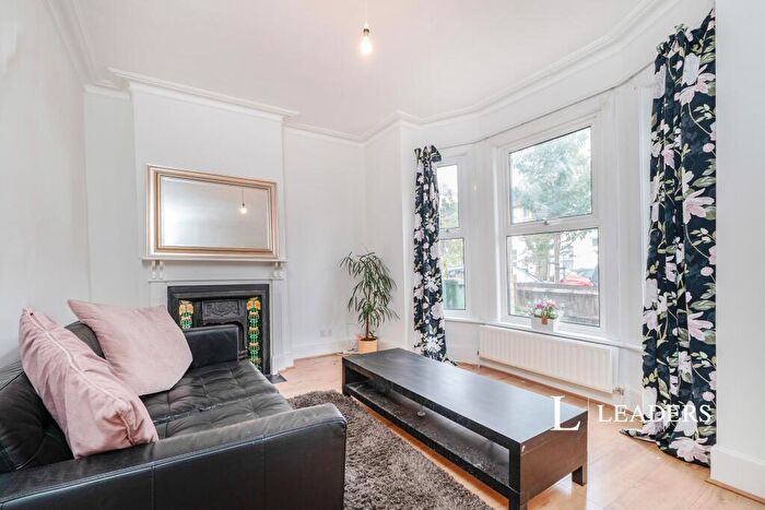 3 Bedroom Terraced House To Rent In Oval Road, CR0