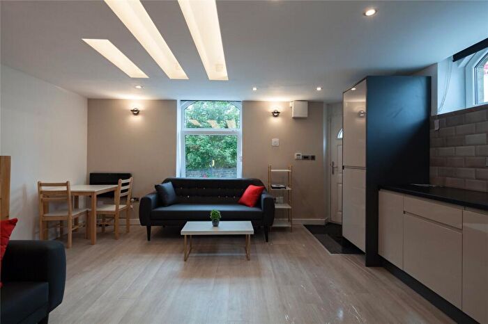 2 Bedroom Terraced House To Rent In Damside, Huddersfield, HD4