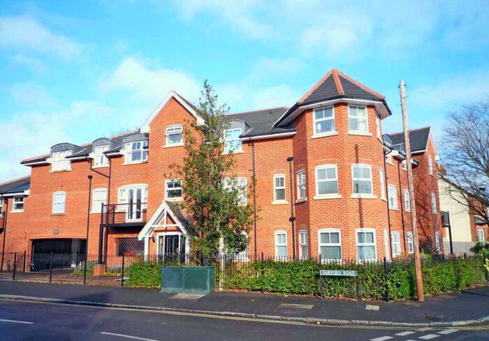 2 Bedroom Apartment To Rent In Burnham Court, Fairford Road, Maidenhead, Berkshire, SL6