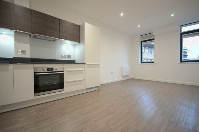 1 Bedroom Apartment To Rent In Millennium Way, Bracknell, RG12