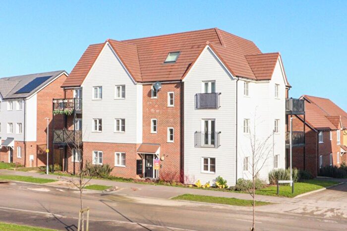 2 Bedroom Flat For Sale In Bayer Street, Margate, Kent, CT9