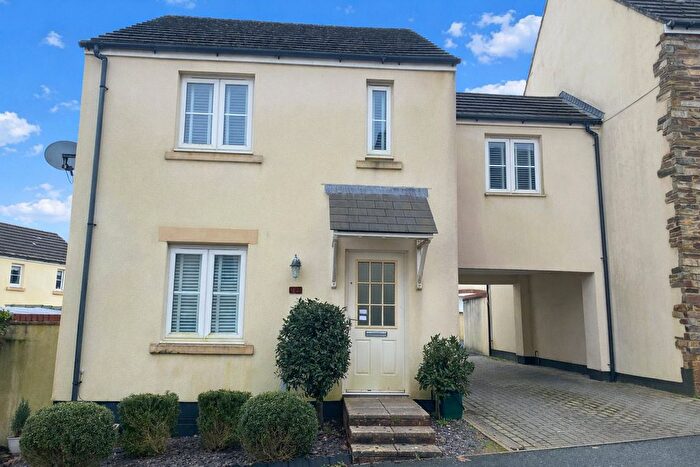 3 Bedroom Semi Detached House For Sale In Bluebell Way, Launceston, Cornwall, PL15
