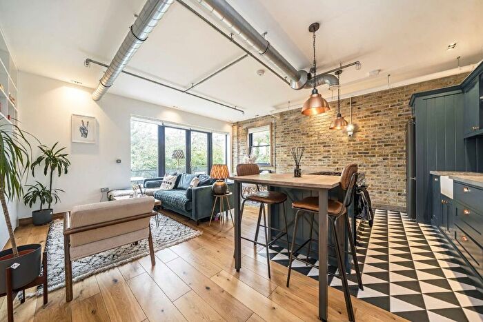 1 Bedroom Flat For Sale In Gordon Road, Peckham, SE15