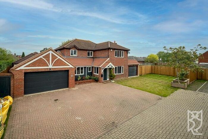 4 Bedroom Detached House To Rent In Shrub End Road, Colchester, CO3