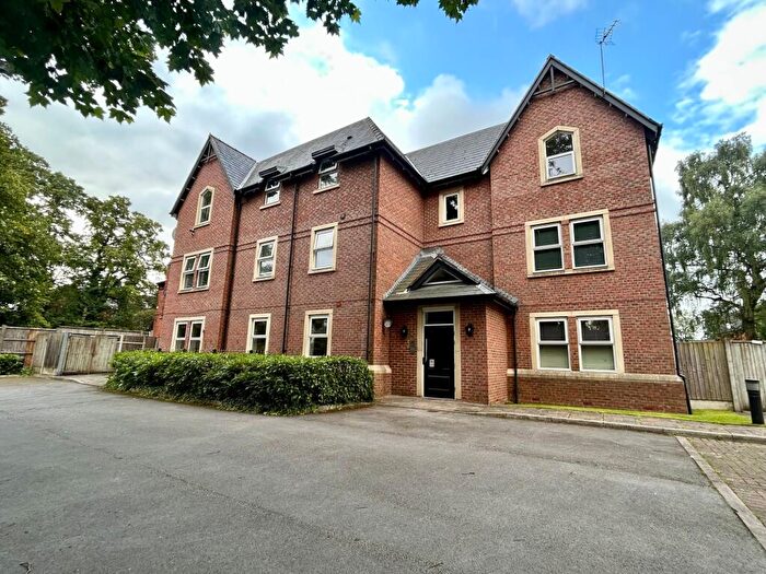 3 Bedroom Apartment To Rent In Half Edge Lane, Eccles, M30