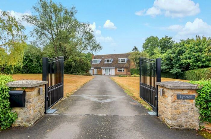 3 Bedroom Bungalow For Sale In Stables Lane, Church Brampton, Northamptonshire, NN6