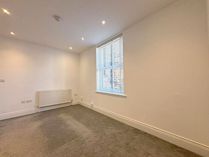 1 Bedroom Flat To Rent In East Parade, Harrogate, HG1