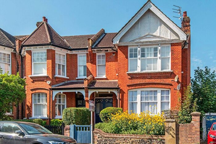 1 Bedroom Flat For Sale In Windermere Road, London, N10