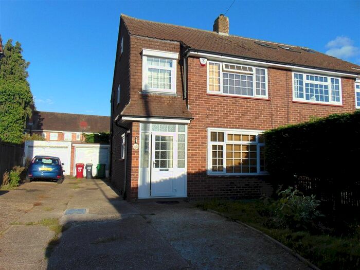 3 Bedroom Semi-Detached House To Rent In Erica Close, Cippenham, Slough, SL1