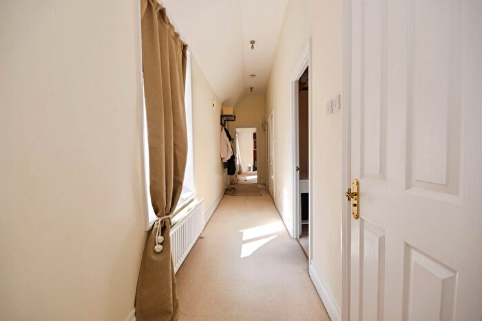 2 Bedroom Flat For Sale In Grey Lady Place, Billericay, CM11