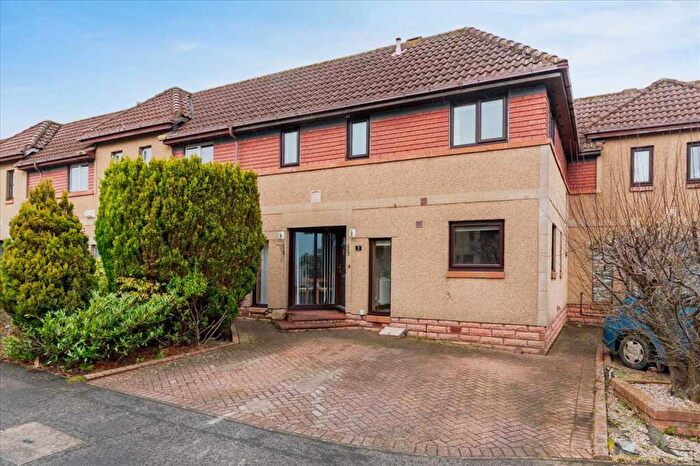 3 Bedroom Terraced House For Sale In The Byres, Rosyth, KY11