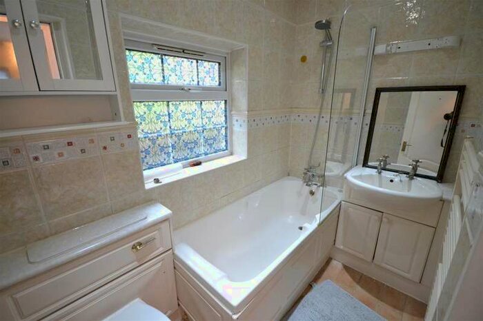 2 Bedroom House To Rent In St. Albans Hill, Hemel Hempstead, HP3