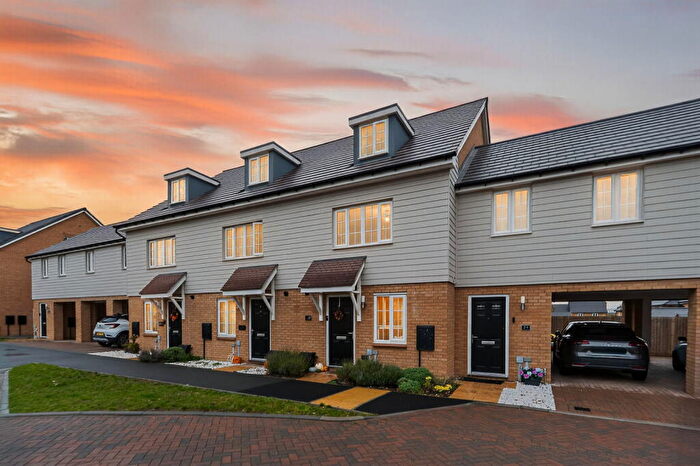 4 Bedroom Terraced House For Sale In Lakeside Drive, Wixams, MK42