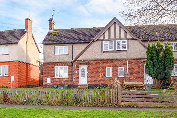 3 Bedroom Semi Detached House For Sale In St. Marys Road, Kettering, NN15