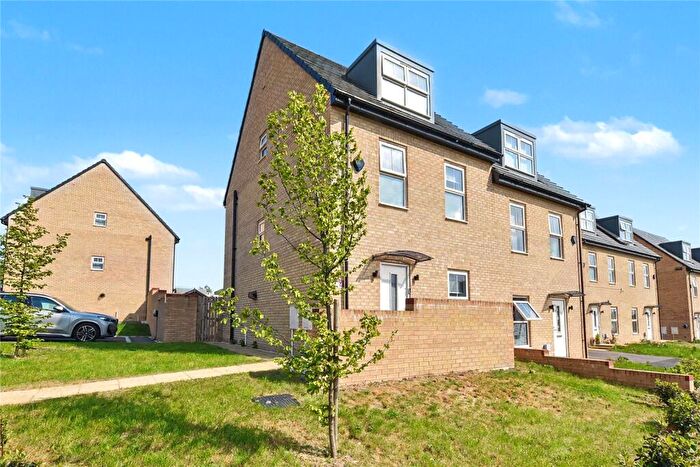 4 Bedroom Semi-Detached House For Sale In Roche Avenue, Leeds, West Yorkshire, LS14