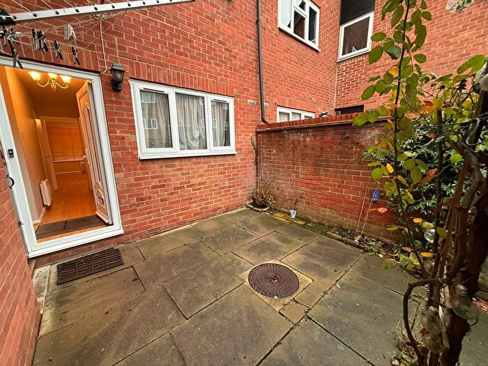 1 Bedroom Flat To Rent In Penrith Close, Uxbridge, UB8