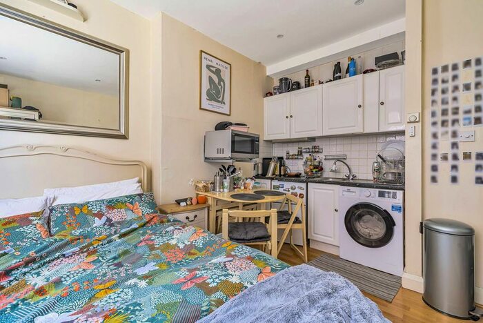 Studio To Rent In Aylesford Street, Pimlico, London, SW1V